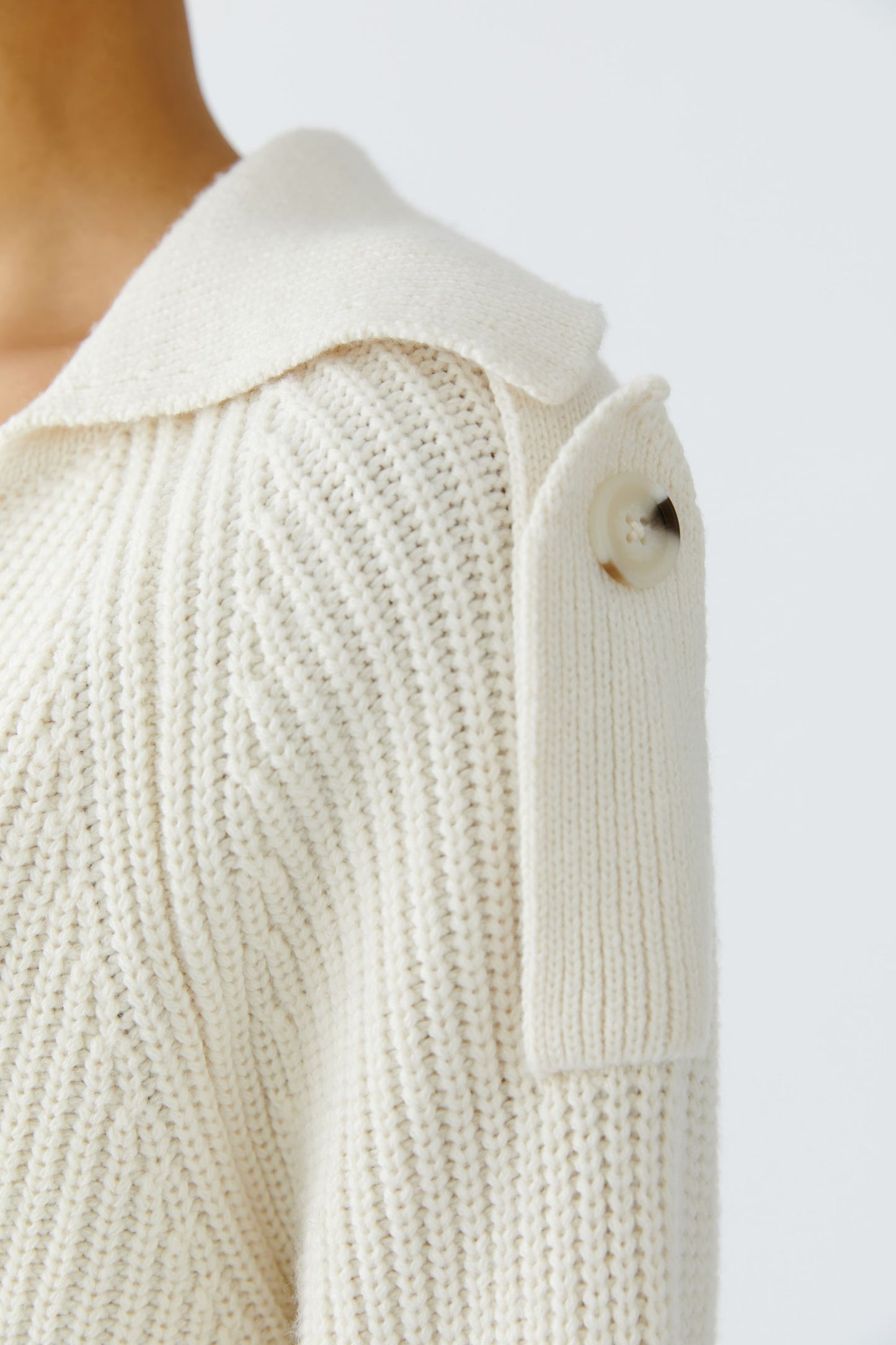 OUI | Vest