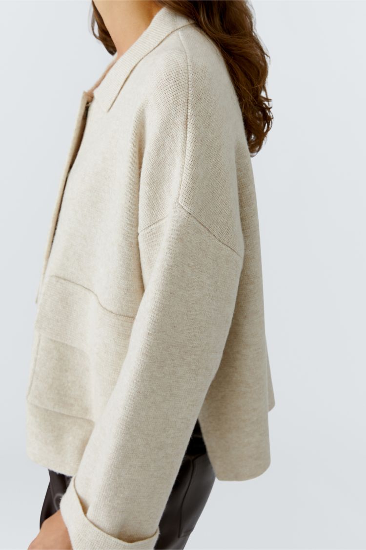 OUI | Vest