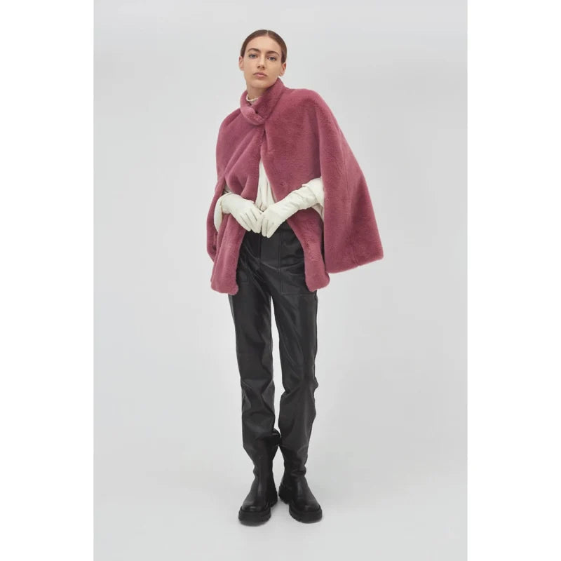 NENETTE | Pamela Cape