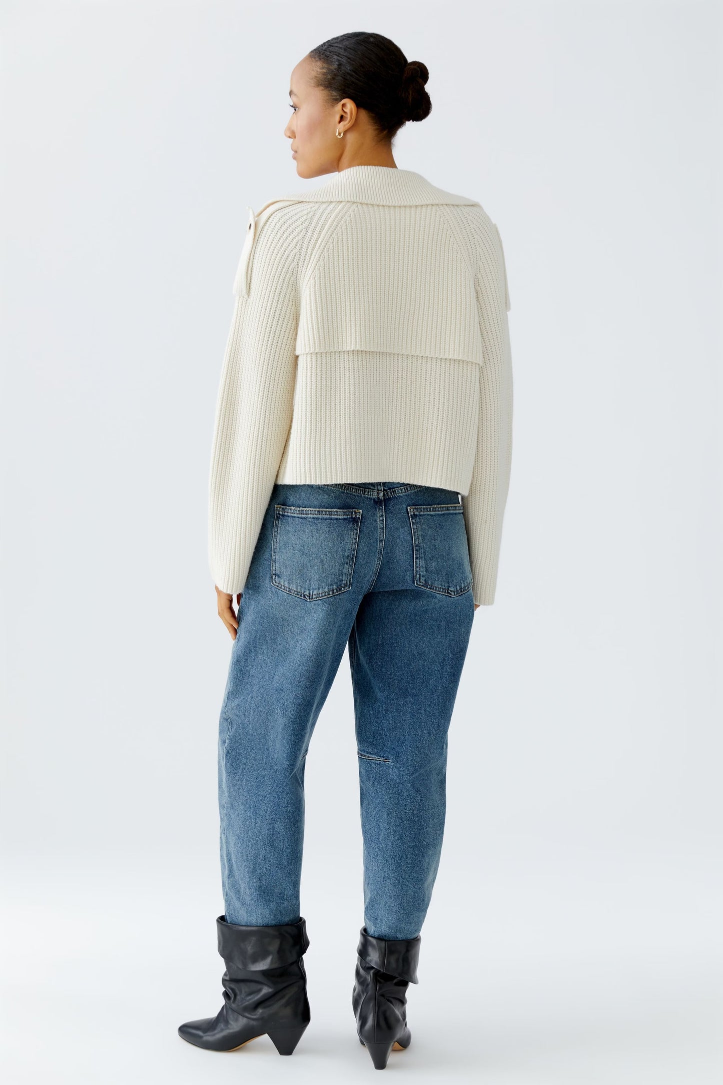 OUI | Vest