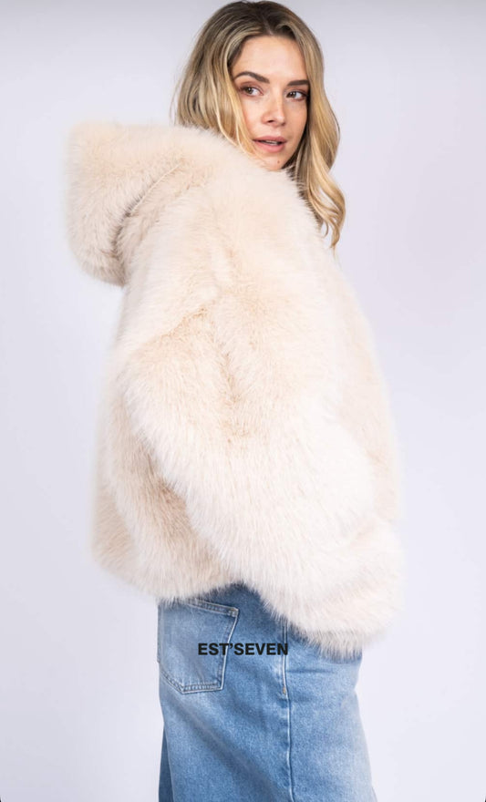 EST’SEVEN : Lou Lou Fake Fur