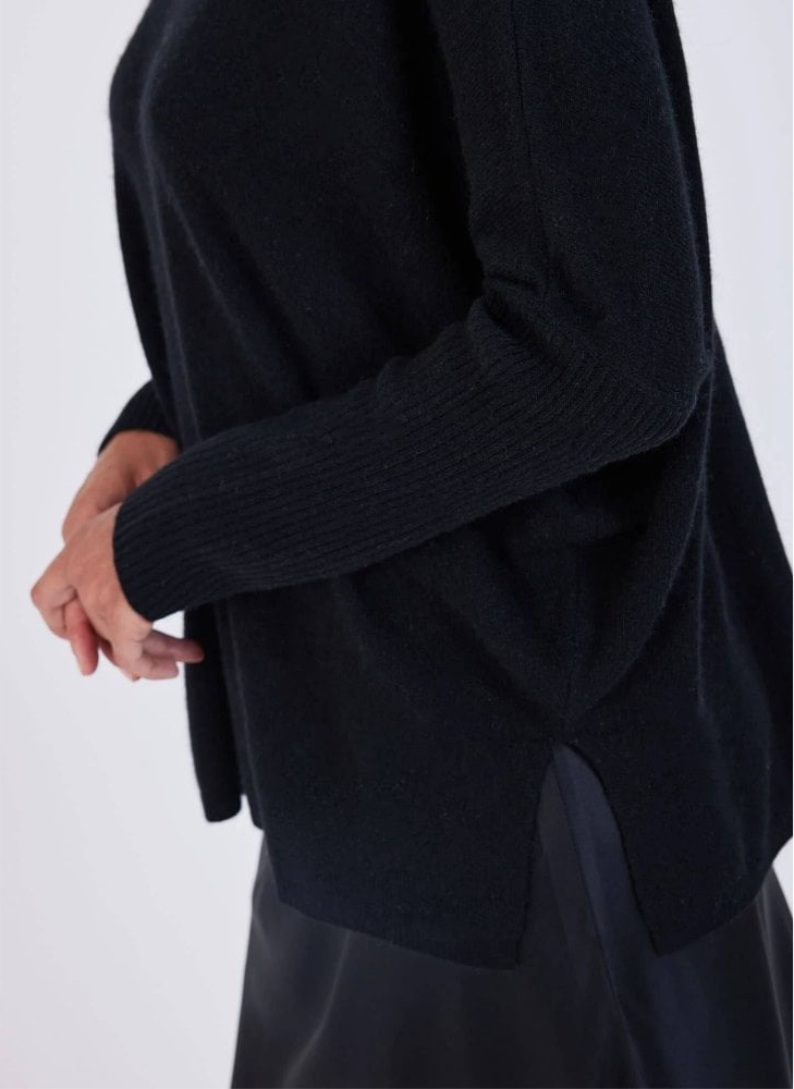 NOT SHY| Margareth Poncho Trui